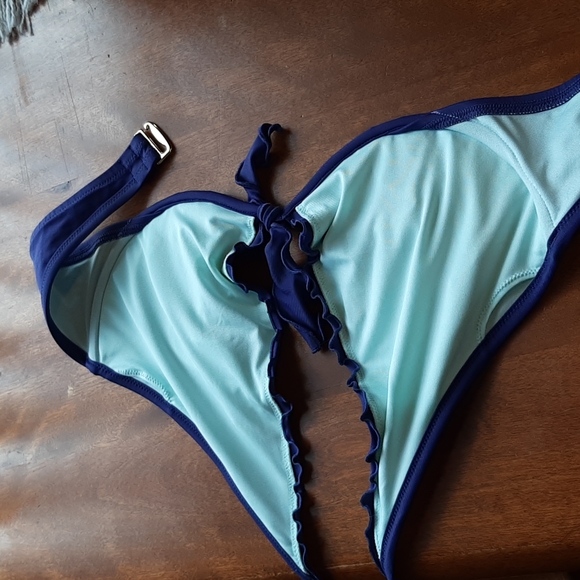 VS BATHING  SUIT TOP SIZE 36D - Picture 2 of 6